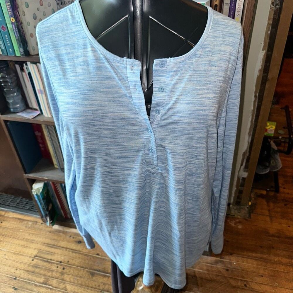 Torrid happy camper 2x heathered blue Henley long sleeve top